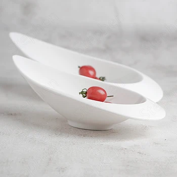 beyaz söğüt yaprağı seramik tabak Çin modern Düzensiz curling kenar meyve yemekleri Batı Restoran Otel Aperatif tatlı tabakları