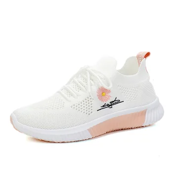 Kadın koşu ayakkabıları Beyaz Nefes Spor Örgü Çok Yönlü İçi Boş Yürüyüş Uçan Bayanlar Sneakers bayan ayakkabıları 2023 Yeni