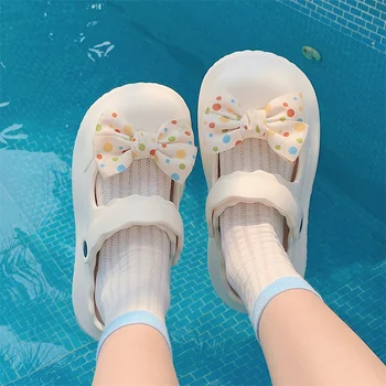 Kadın Sandalet 2023 Yeni Sevimli Polka Dot Yay plaj ayakkabısı Bir Kız Tarafından Giyilen Yazlık Terlik Moda Ve Çok Yönlü Takunya Ayakkabı