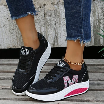 Kadınlar Nefes Rahat kaymaz Sneakers Moda Örgü Ayakkabı Kalın Tabanlar Artan Bayanlar Kore Versiyonu kadın vulkanize ayakkabı