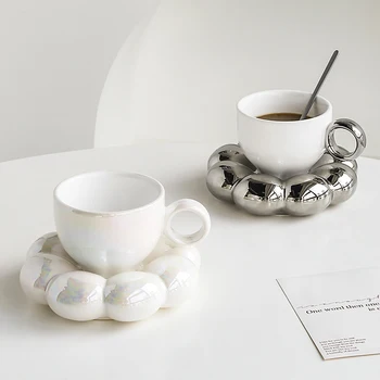 Sevimli ve Yaratıcı Bulut seramik fincan ve çay tabağı Serisi Ev Kahvaltı Öğleden Sonra Çay Süt Kahve fincan seti Ev İçme Seti